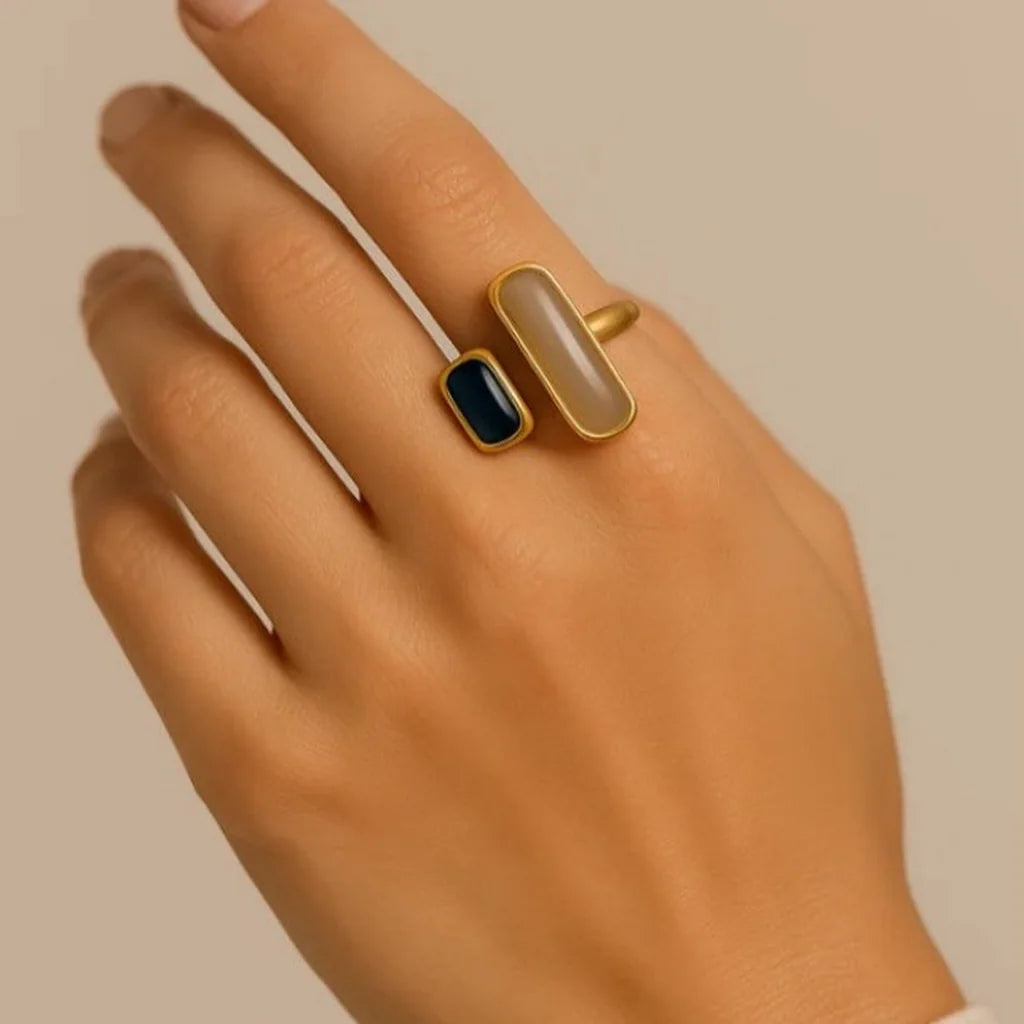 Anillo de doble piedra