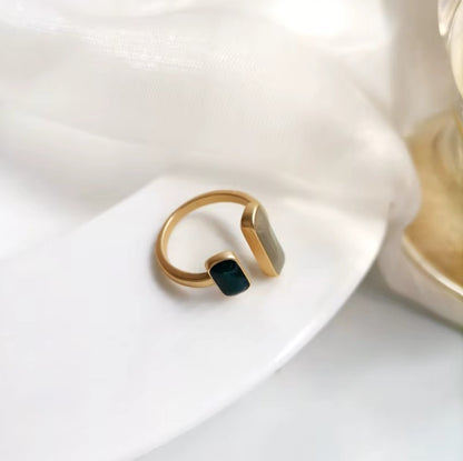 Anillo de doble piedra