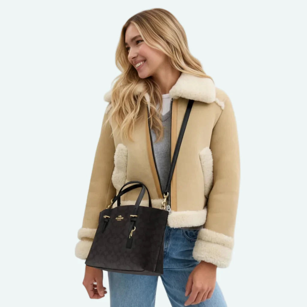 Die Mollie Tote Bag 25 aus charakteristischem Canvas – Walnuss/Schwarz