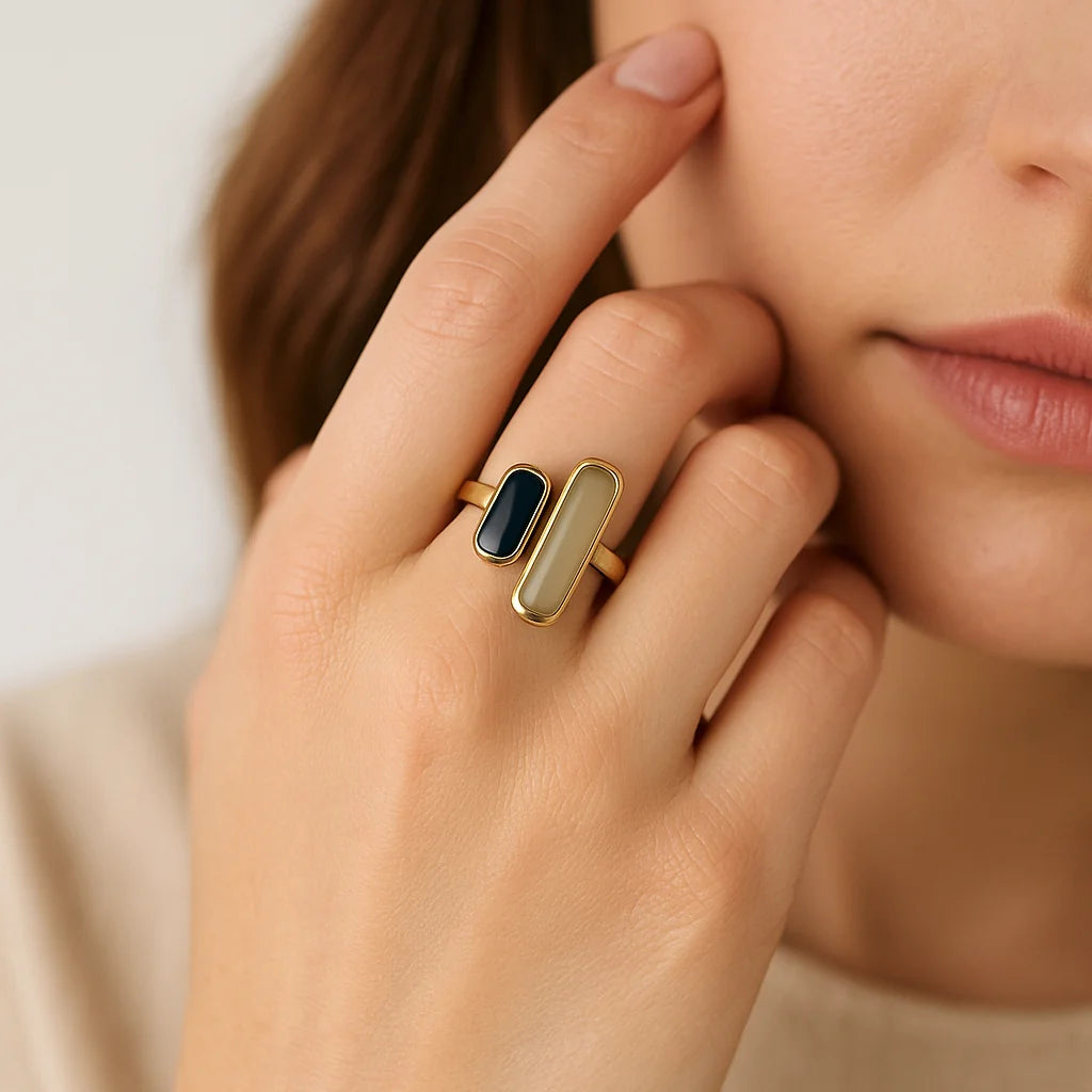 Anillo de doble piedra